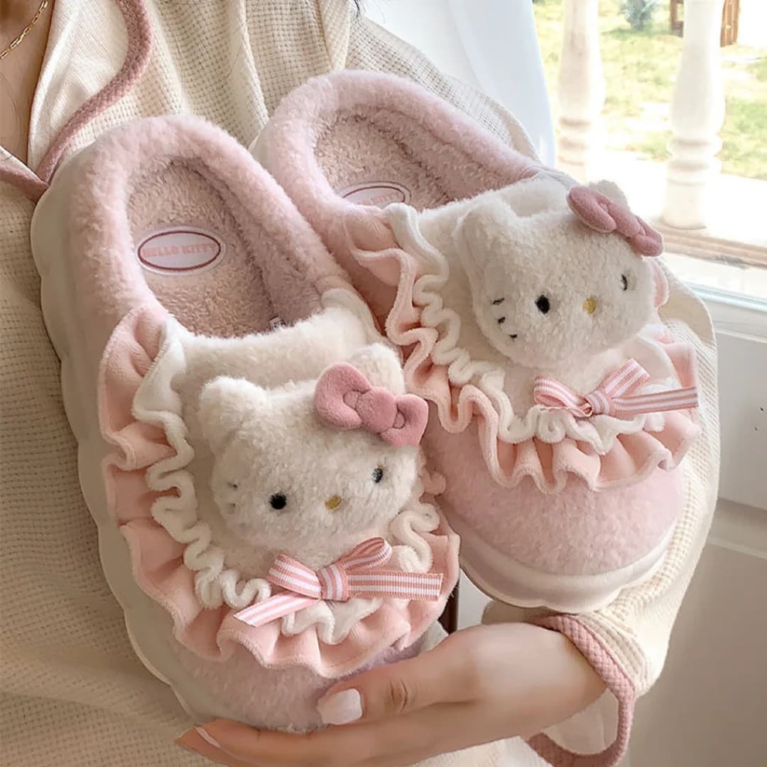 ¡Pantuflas HELLO KITTY para engreír a tu flaquita! para este invierno 🥶¡Últimos pares! 💖
