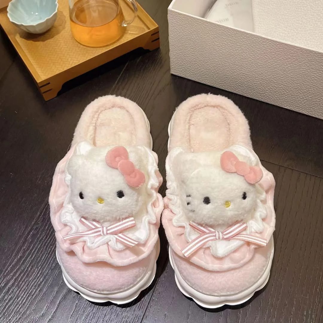 ¡Pantuflas HELLO KITTY para engreír a tu flaquita! para este invierno 🥶¡Últimos pares! 💖