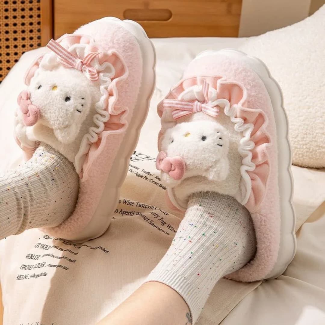 ¡Pantuflas HELLO KITTY para engreír a tu flaquita! para este invierno 🥶¡Últimos pares! 💖